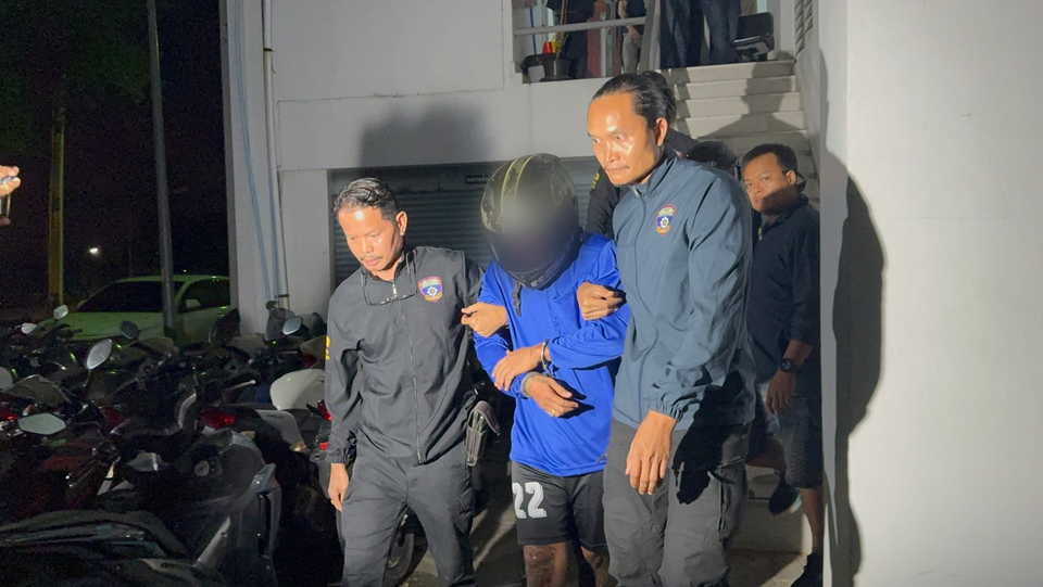 คุมตัว “ป๋อง-ธง” สอบ สภ.ห้วยใหญ่ ก่อนชี้จุดป่าซากแง้ว เผยแต่งชุดคล้ายตำรวจเรียกตรวจ 2 พี่น้องรัสเซีย