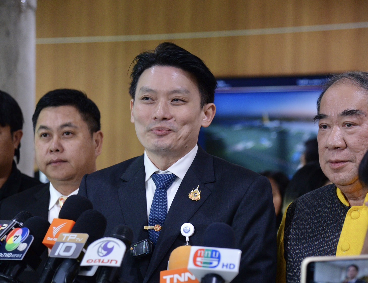 เผย “หมอวี” นั่ง ปธ.กมธ.ศึกษากาสิโน หลัง “แล – จรัญ” ถอนตัว   