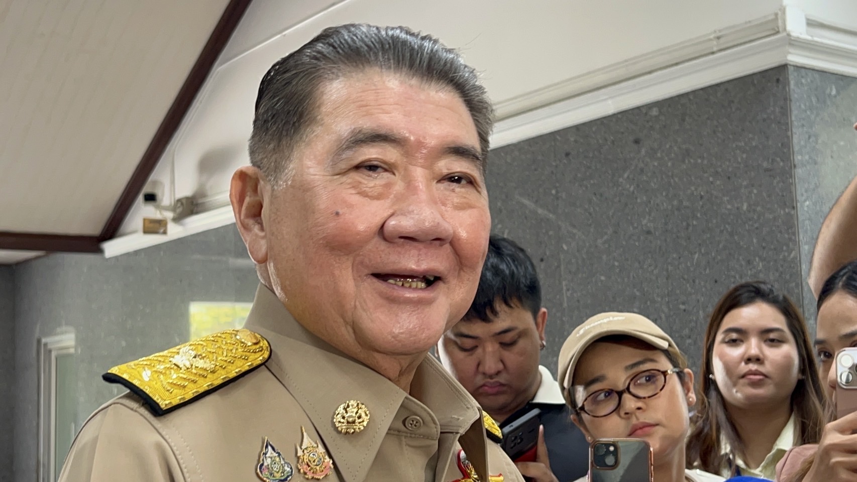 "ภูมิธรรม" โยน "พท." พิจารณาโควตา "รองปธ.สภาฯ คนที่ 1"  ยิ้มรับผลสำรวจคะแนนนิยมนำ “อิ๊งค์”