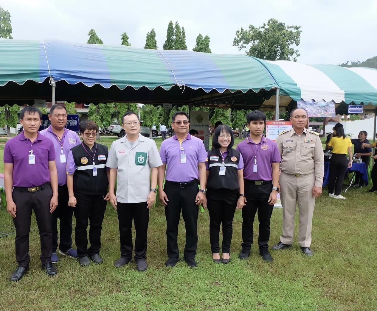 ขนส่งจังหวัดอุตรดิตถ์ร่วมโครงการหน่วยบำบัดทุกข์ฯให้ประชาชนในพื้นที่อ.บ้านโคกติดชายแดนสปป.ลาว  