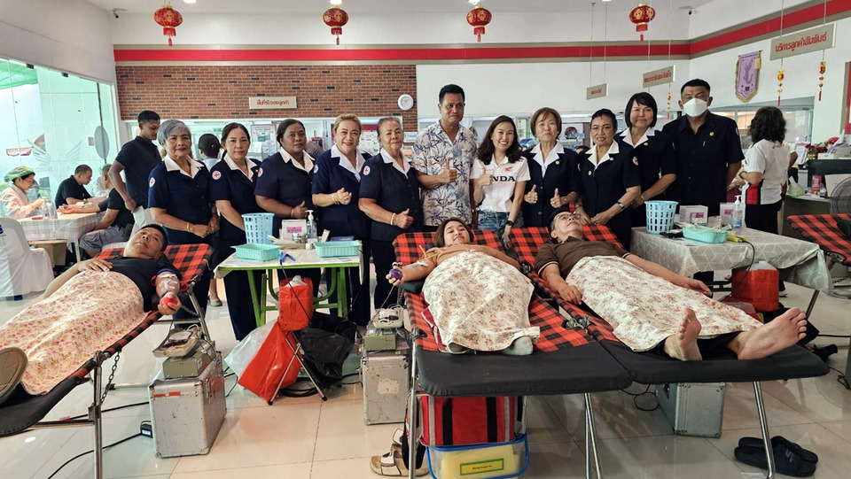 พังงาเร่งสำรองเลือดรับสงกรานต์ แจกหมวกกันน็อกรณรงค์ลดอุบัติเหตุ
