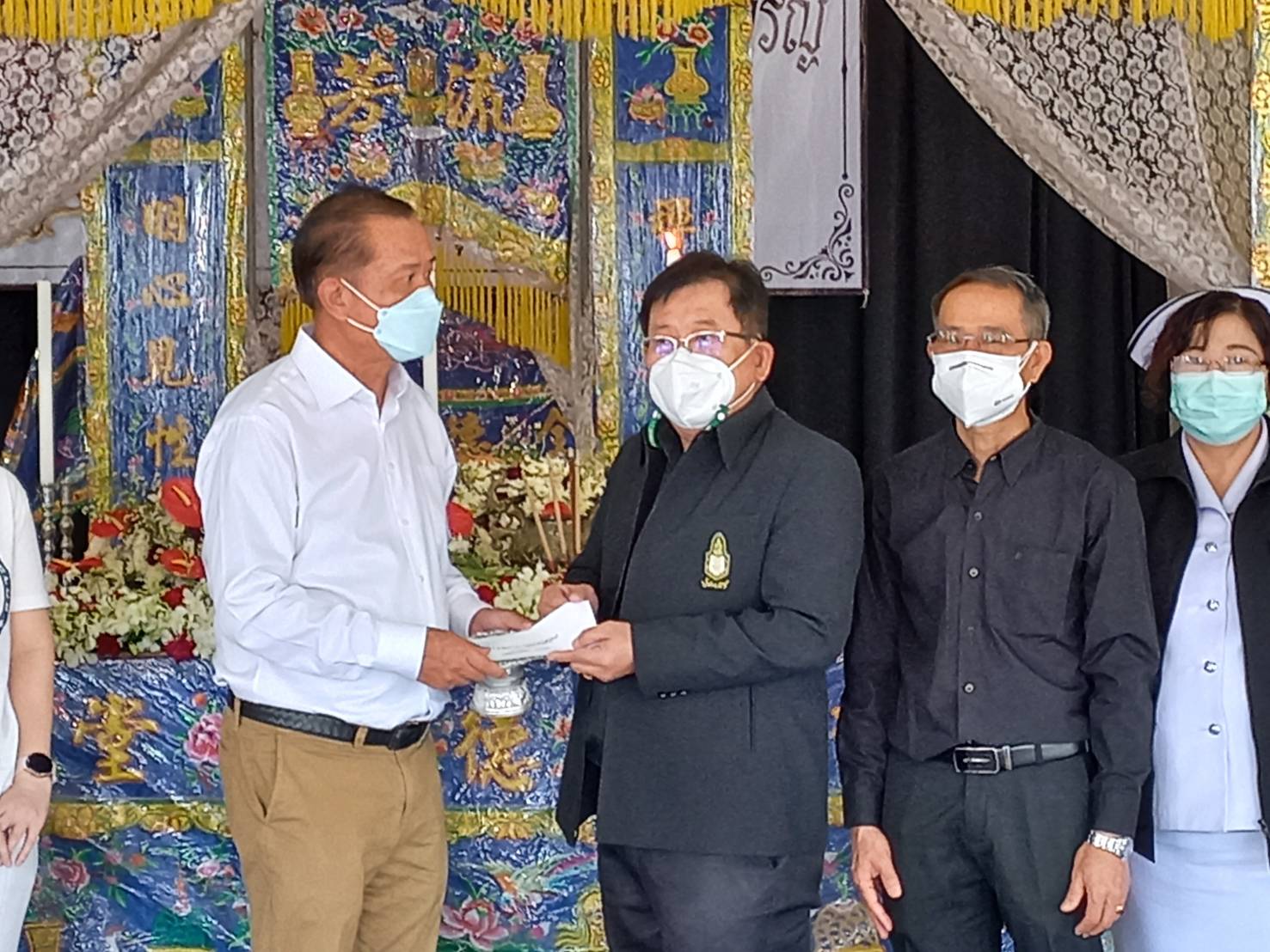 "สส.ชัยวุฒิ" ร่วมงานเคารพศพ  คุณแม่ อดีต ปธ.หอการค้าตาก 