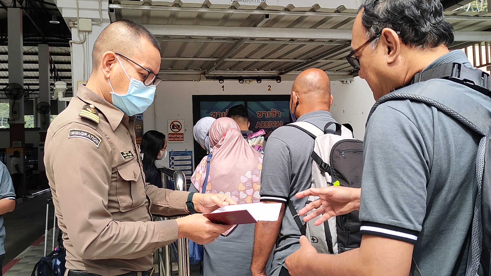 ตลาดชายแดนสตูลคึกคักต่างชาติแห่เข้า 3 ด่านร่วมหมื่นคน ตม.เร่งเสริมกำลังอำนวยความสะดวก