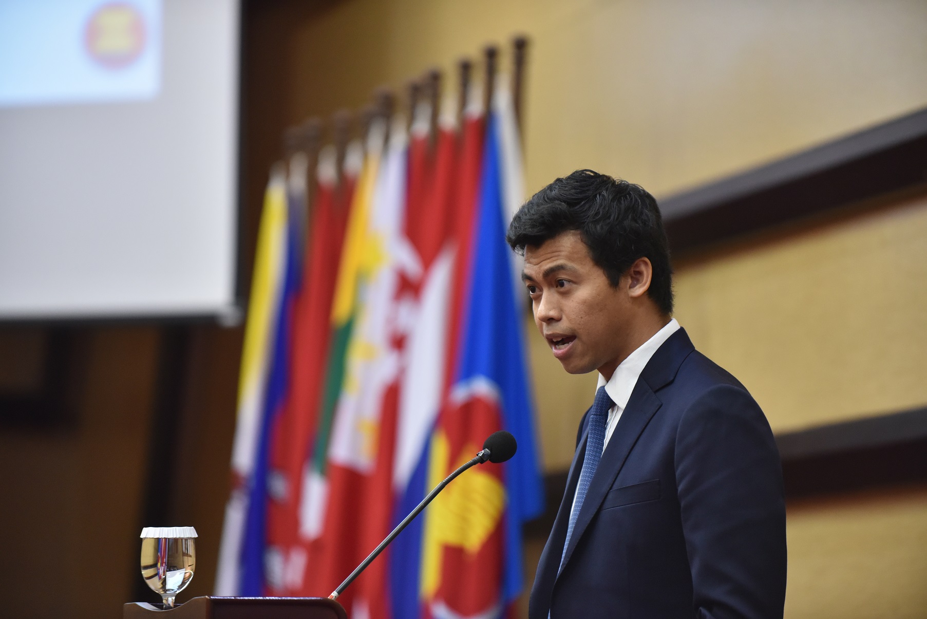 'ฟูอาดี้ พิศสุวรรณ' ชี้เหตุรบ.เร่งนำญัตติแก้รัฐธรรมนูญเข้าสภา  หวังเอื้อประโยชน์พรรคใหญ่ในการเลือกตั้ง  