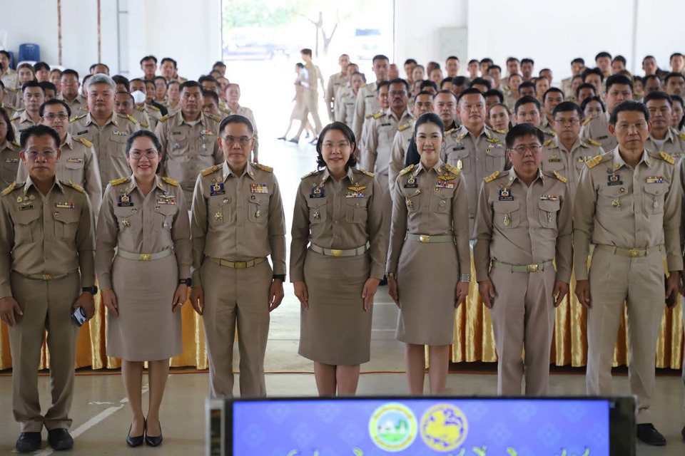 ผู้ว่าฯ กาญจนบุรี ลุยห้วยกระเจา ชู 12 นโยบาย เดินหน้าแก้ปัญหา สร้างเมืองน่าอยู่