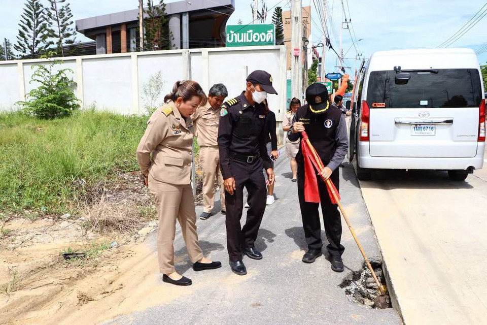 ลงพื้นที่ตรวจสอบข้อเท็จจริงตามแพลตฟอร์มแจ้งปัญหาของประชาชนในพื้นที่เขต