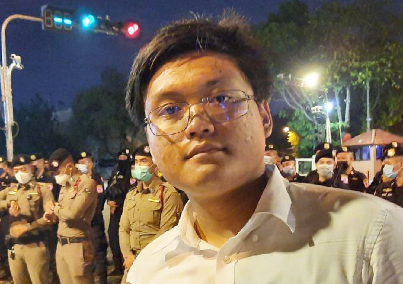 ศาลให้ประกัน “ขนุน-สิรภพ” แกนนำม็อบมศว. ปมหมิ่นเบื้องสูง