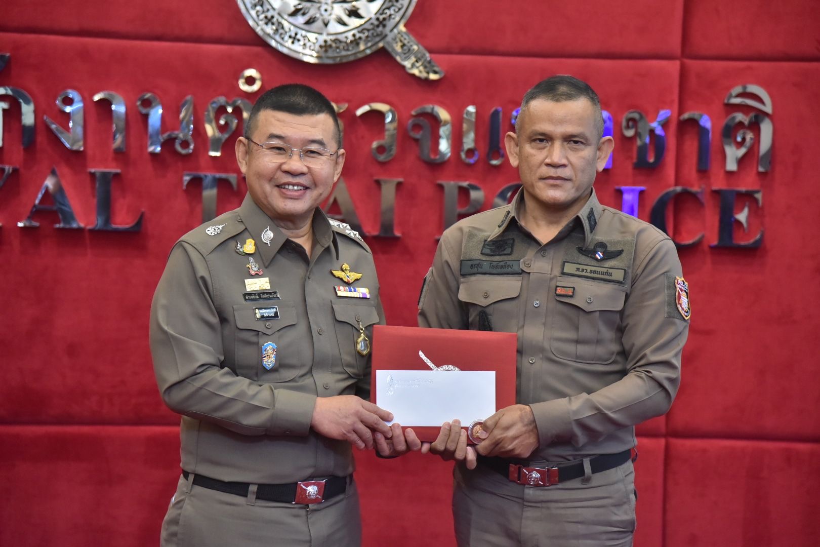 ผบ.ตร. มอบรางวัลตำรวจทำดี ส่งท้ายปีเก่า