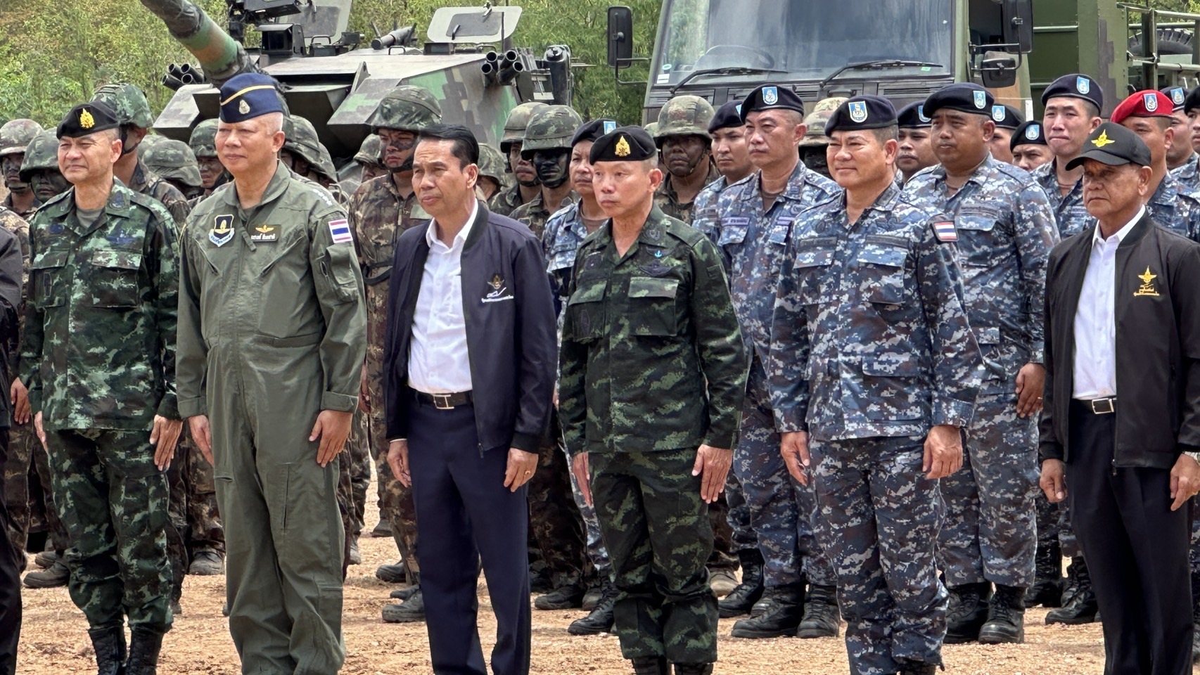 "ทัพอากาศ -ทัพบก" ซ้อมรบร่วมครั้งใหญ่ ส่งเครื่องบิน F16 -T50 บินโชว์ พร้อมรถถัง Stingray  "สุทิน" ชี้ ทร.ได้ "เรือฟริเกต" แน่