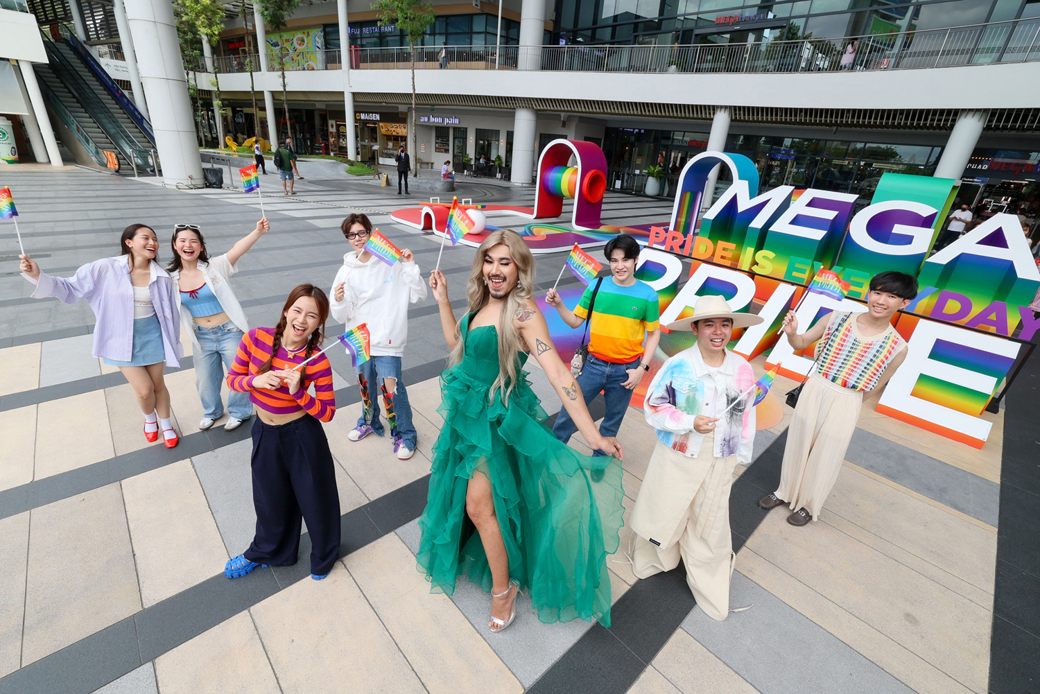 เมกาบางนา จัดกิจกรรม MEGA PRIDE : PRIDE IS EVERYDAY ปั้นแลนด์มาร์คสีรุ้ง สื่อความหลากหลายของผู้คนในสังคม พร้อมจัดกิจกรรมสุดพิเศษ