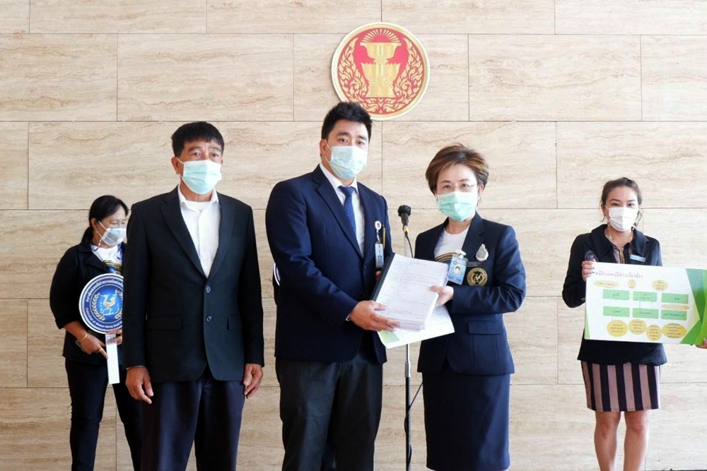 สมาพันธ์สตรีทำความดีฯ ร้องปธ.สภาฯ ช่วยปกป้องสิทธิสตรี วอนรบ.เร่งแก้หนี้สินสตรี-ประชาชน