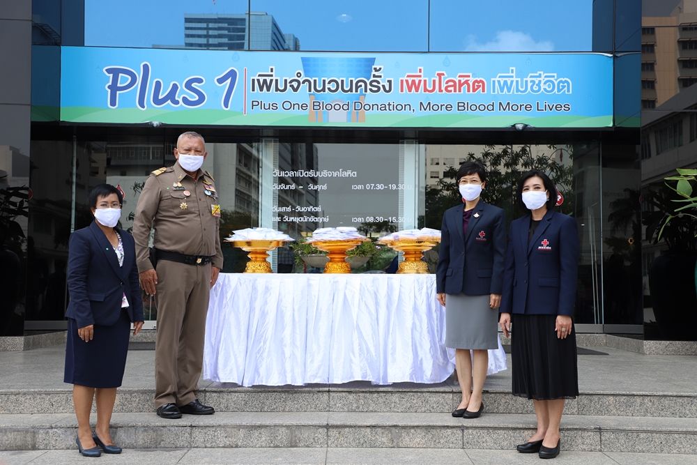 โครงการพัชรธรรม โครงการกำลังใจฯ  ร่วมกับ ผู้มีจิตศรัทธา สมทบทุนให้ผู้ต้องขังโครงการกำลังใจฯ ร่วมผลิตหน้ากากอนามัยชนิดผ้า มอบแก่ ปชช. ใช้ป้องกันโควิด-19