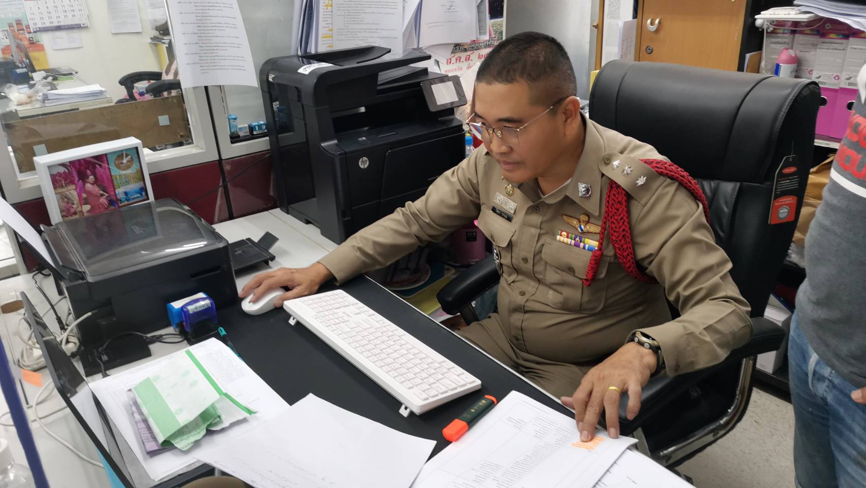 ตร.บ้านค่ายรวบหนุ่มใหญ่เมาฉีกบัตรเลือกตั้ง