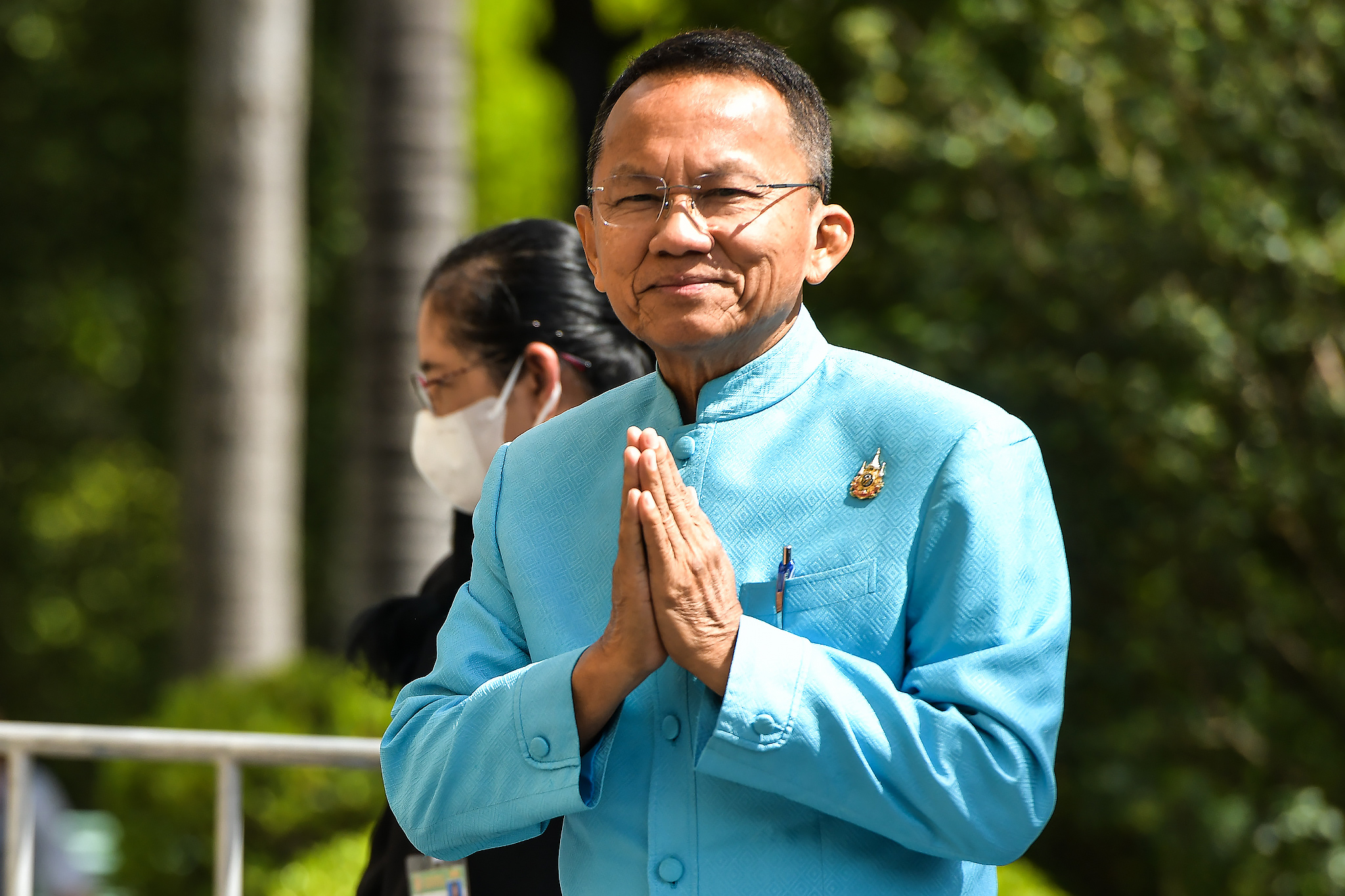 "สมศักดิ์" สั่ง "กรมอนามัย-ควบคุมโรค" ส่ง N95 ให้ทหารชายแดน แก้ปัญหาสูดกลิ่นศพ แจงไม่ติดเชื้อโรค แค่เวียนหัว 