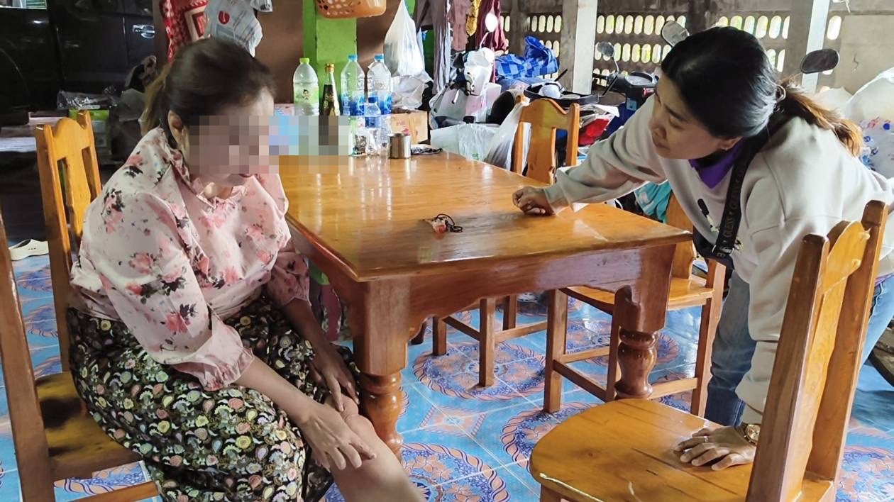คนร้ายบุกเดี่ยวจี้ชิงทรัพย์'สท.ดังศรีสะเกษ'สูญเงินสด –มือถือทั้งเจ็บหนักกระดูกร้าวเพราะถูกถีบล้มจากมอเตอร์ไซค์