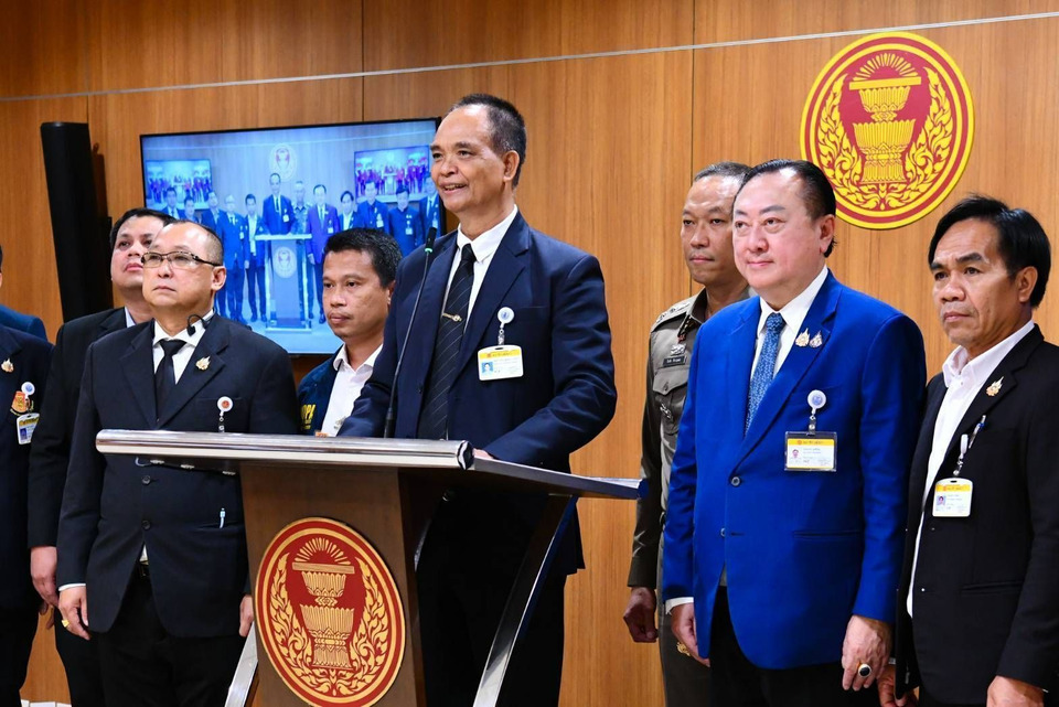 กมธ.กฎหมาย สว. แฉยับขบวนการ "ฟอกคน-ฟอกเงิน" หวั่นทุนจีนคลอดลูกสวมสิทธิ์ "กลืนชาติ"