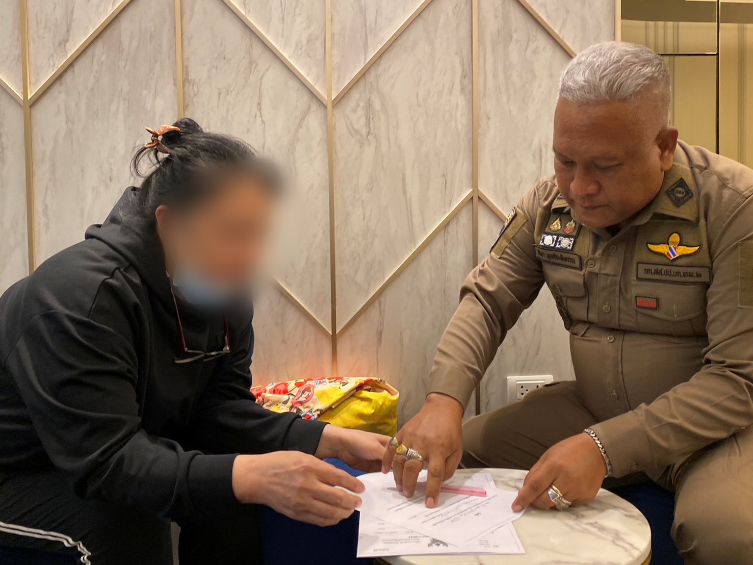 รวบผู้ต้องหาหญิงคดีค้ามนุษย์ ส่งตัวจากบาห์เรนกลับไทย หลังร่วมขบวนการบังคับค้าประเวณีต่างประเทศ