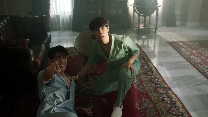“เป็นต่อ” อาสาพา “ตั้ว” ตามหาความจริงของผีพยาบาล ในซีรีส์ “ใครในกระจก (Mystique in the Mirror)”