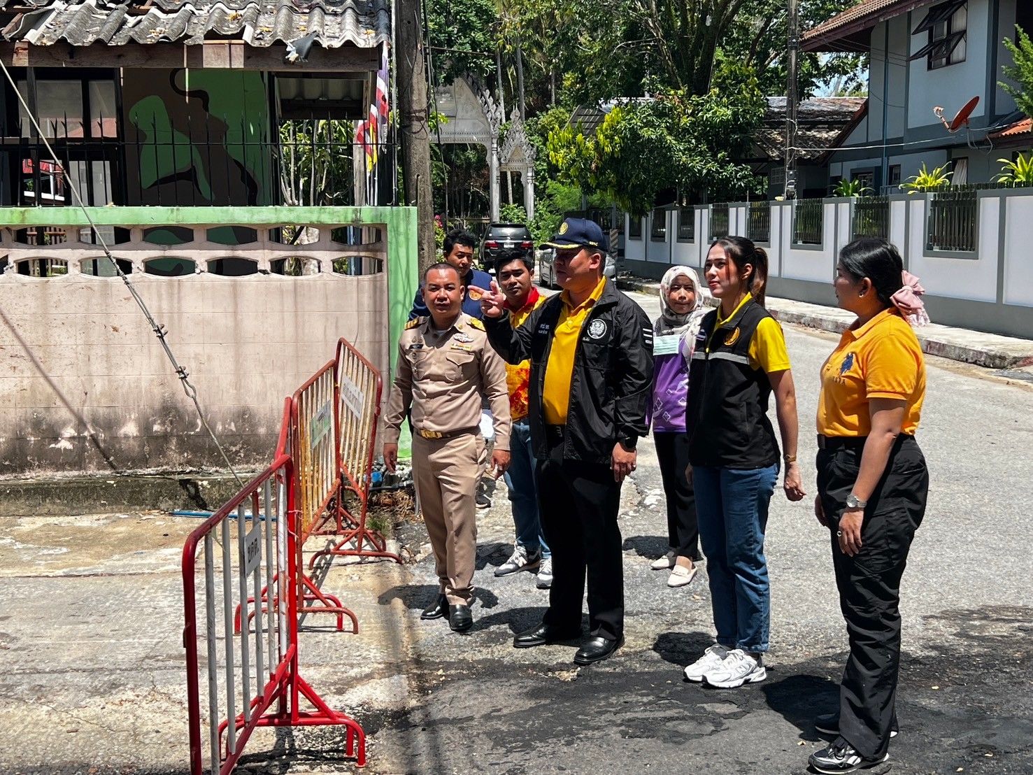 หัวหน้าศูนย์ปฏิบัติการช่วยเหลือเยียวยาฯ จ.นราธิวาส ลงพื้นที่ตรวจเยี่ยมจุดบริการรับลงทะเบียน ผู้ได้รับผลกระทบฯ จากเหตุการณ์ความไม่สงบ