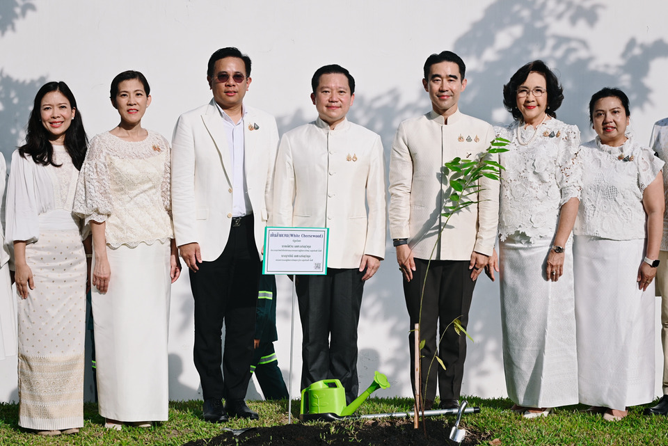 “สายน้ำแห่งชีวิต ใต้ร่มพระบารมี สืบสานวิถีรัตนโกสินทร์” 