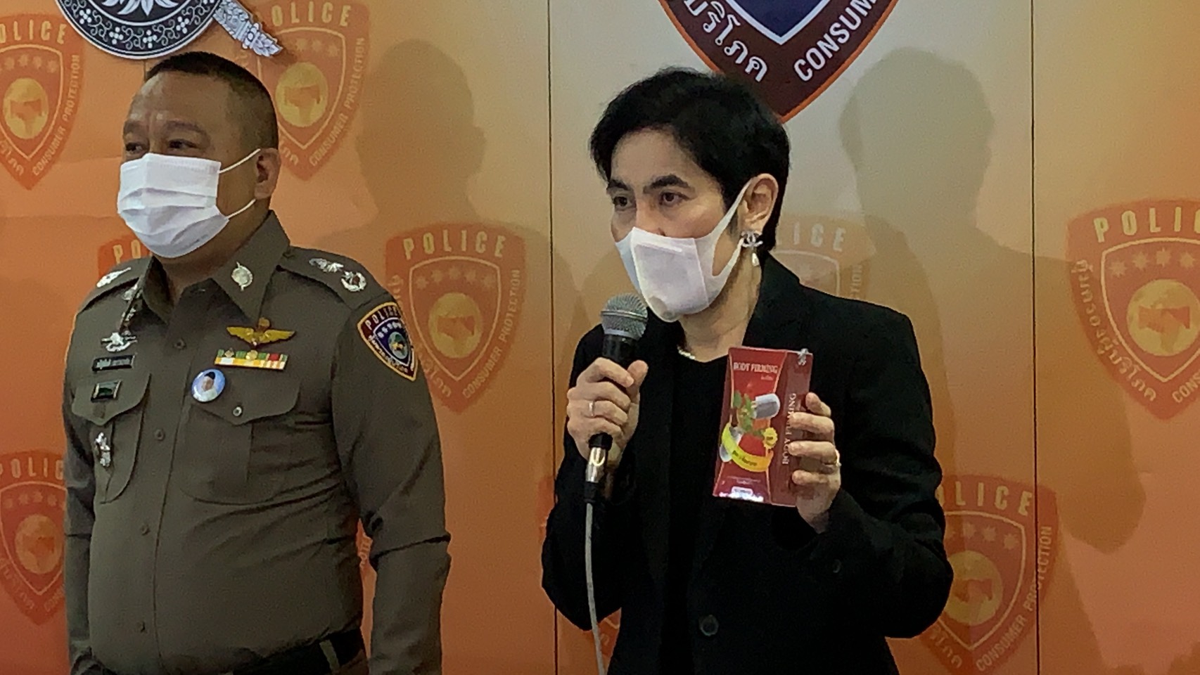 ปคบ.-อย.แถลงจับแหล่งขายยาปลอม และยาลดความอ้วนลักลอบจำหน่ายทางโซเชียลฯ