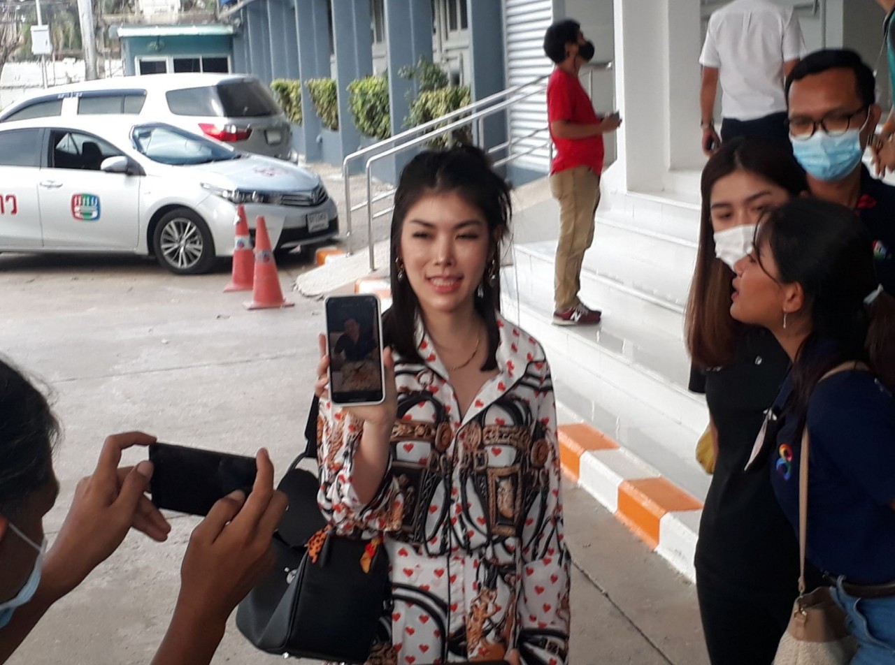 เซลล์สาว ร้องกองปราบตามรวบหนุ่มแสบทำทีตีสนิทก่อนตุ๋นลงทุนธุรกิจปล่อยเช่ารถหรู เสียหายร่วม 6 ล้านบาท