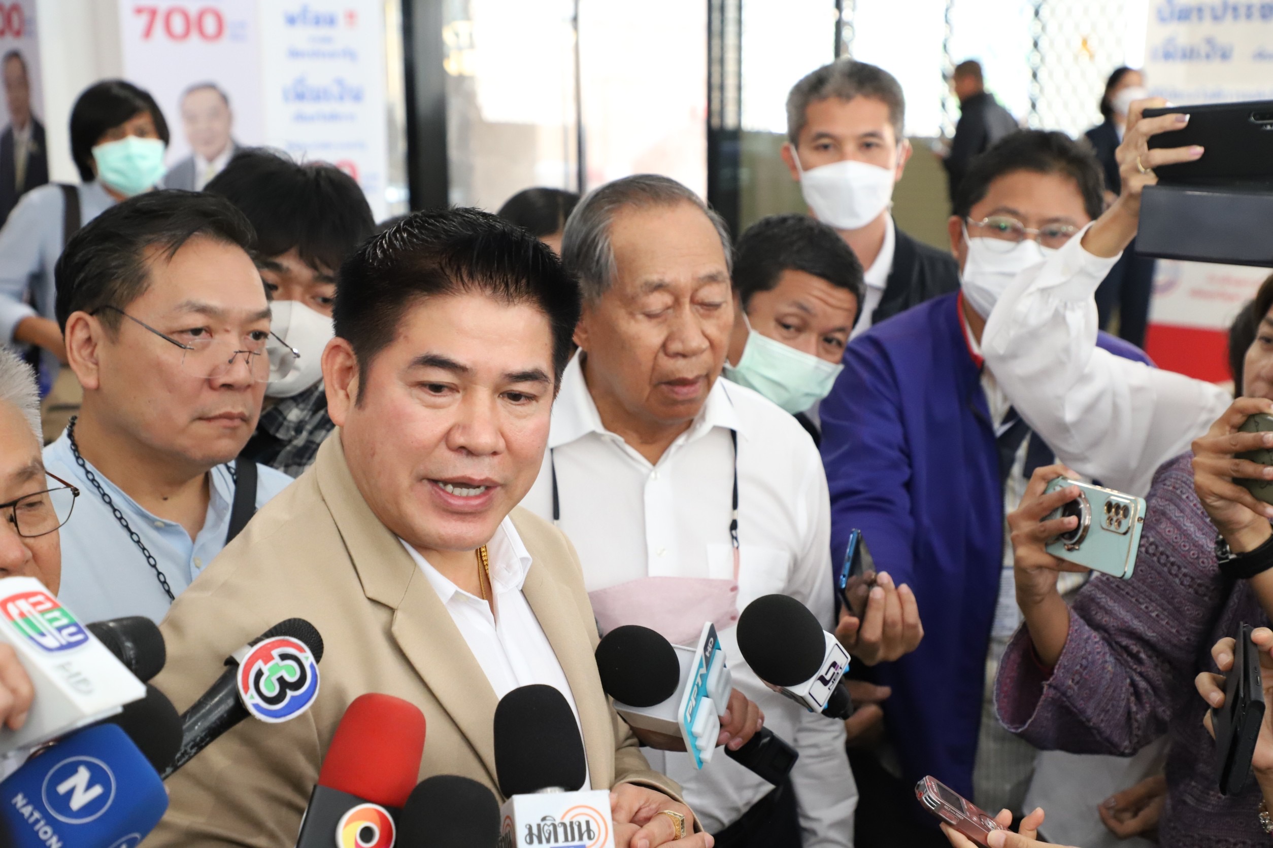 “ธรรมนัส” เผย “พปชร.” เสนอ “ขึ้นเงินเดือนนายกอบต.” มาก่อน ลั่น พร้อมสนับสนุน หากพรรคอื่นทำ  เตรียมดัน “พ.ร.บ.ลำไย” ให้สำเร็จ