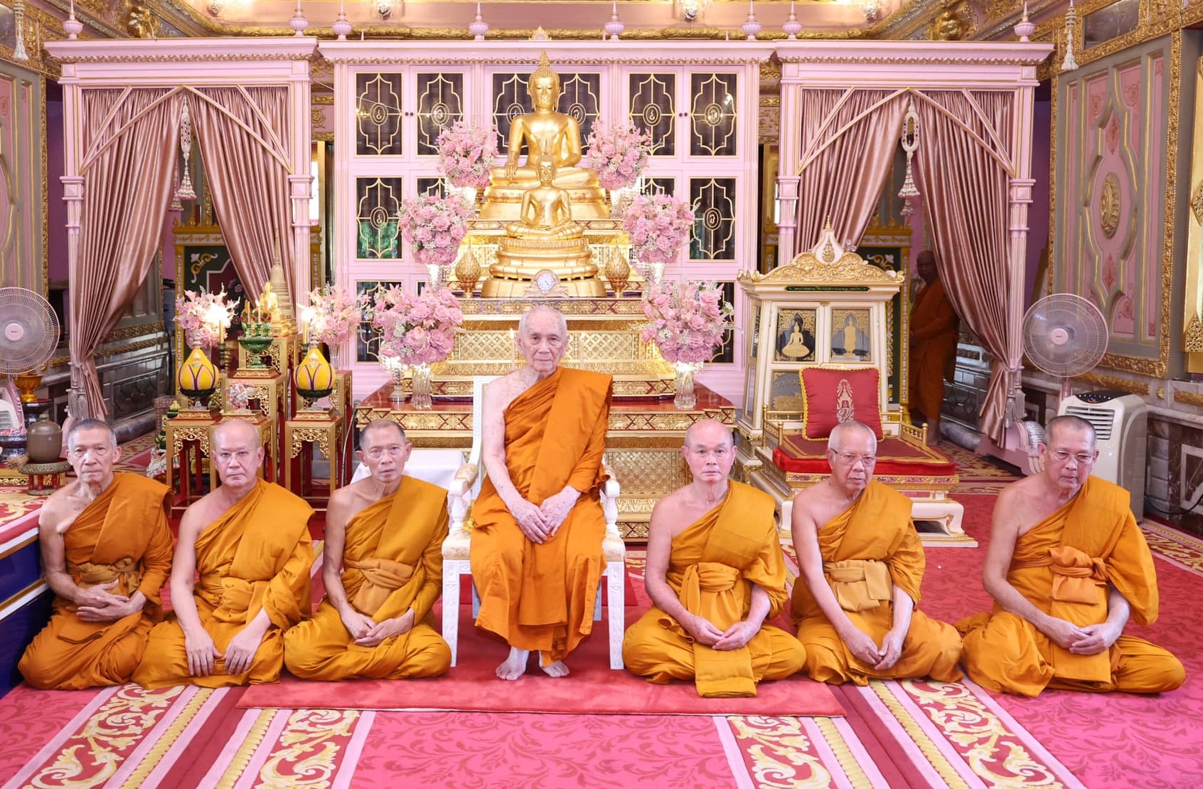 "สมเด็จพระสังฆราช" ประทานพระบรมราชโองการ พระบัญชาฯ แต่งตั้ง 6 พระมหาเถระ พร้อมประทานพระดำริให้เอื้อเฟื้อต่อพระวินัย 