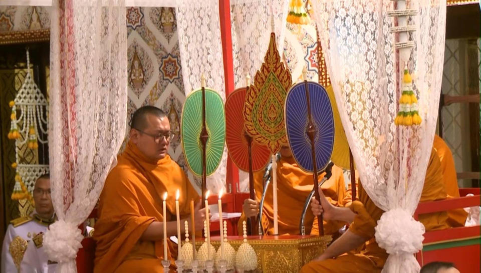 “ในหลวง” โปรดเกล้าฯ พระพิธีธรรม 18 พระอารามหลวงส่วนภูมิภาค สวดพระอภิธรรมถวายพระบรมศพ “พระพันปีหลวง”