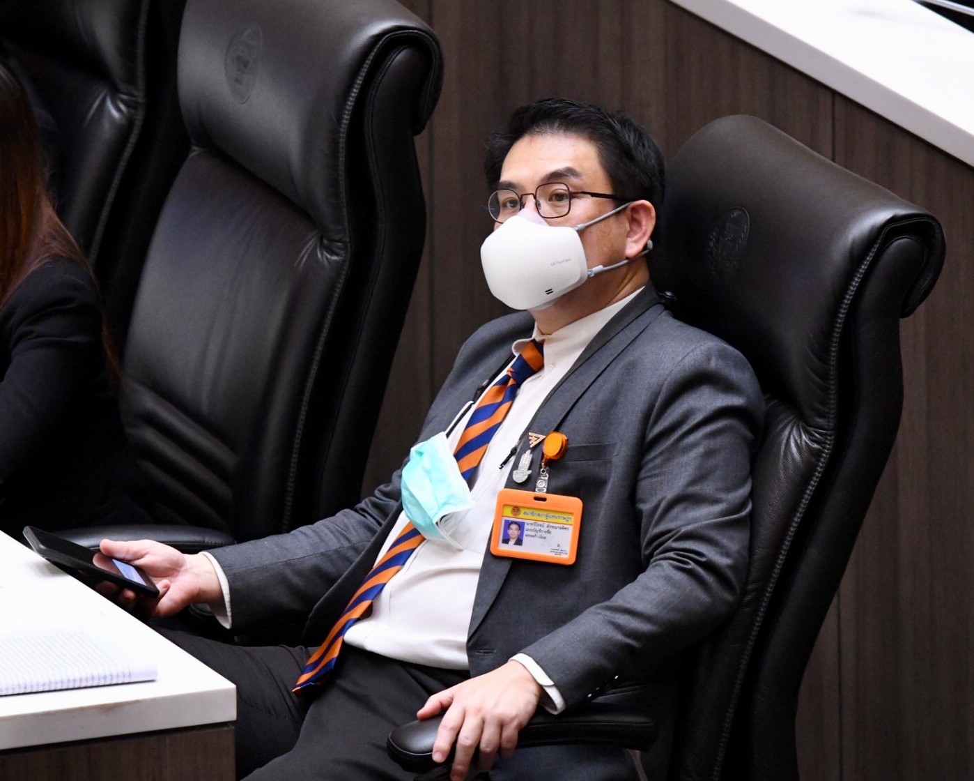 "วิโรจน์"เดือด ! บอกเตรียม "ใบลาออก" เอาไว้ให้ "งูเห่าสีส้ม" นานแล้วให้มารับได้  