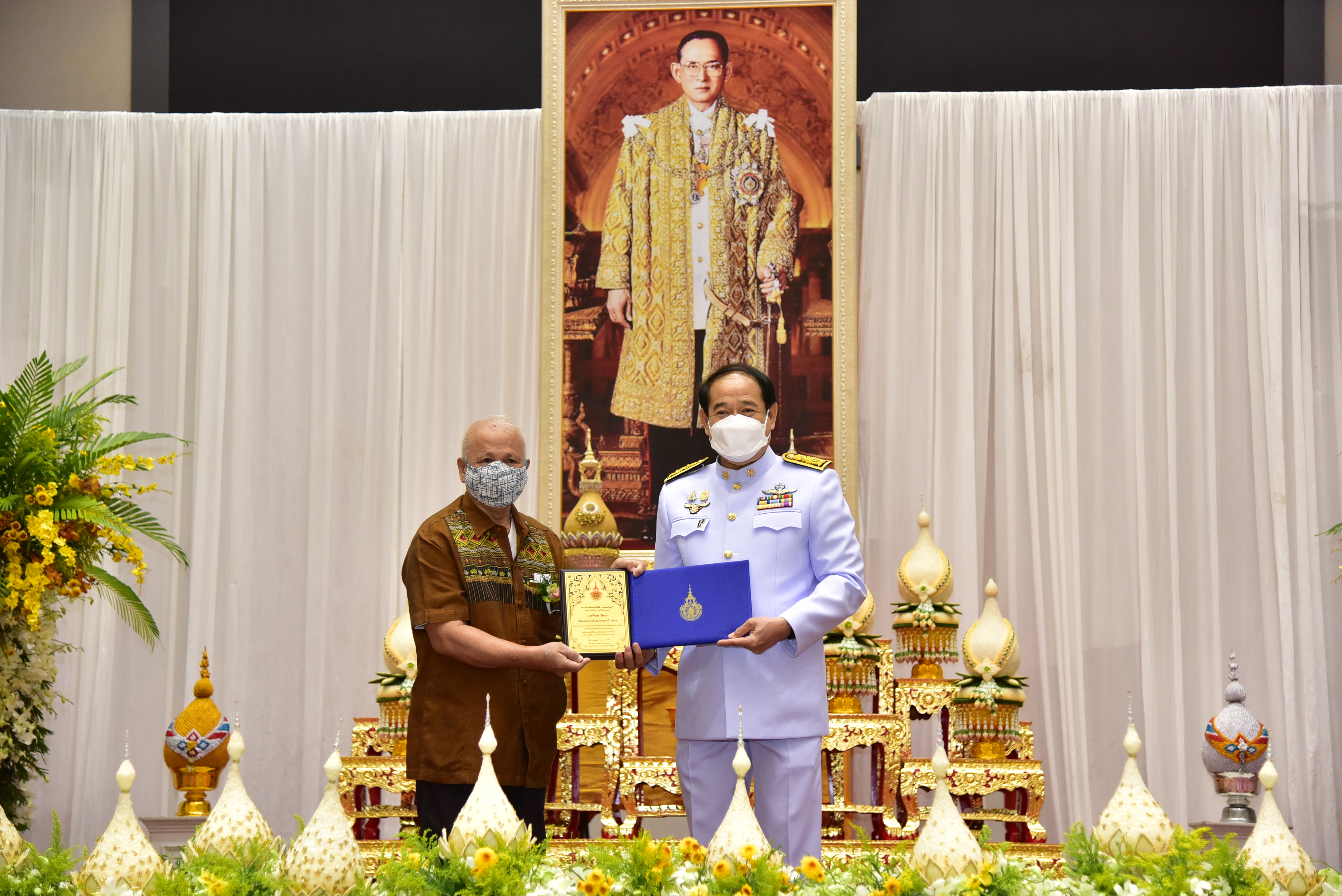"พ่อคนนี้จะดูแลลูกให้ดีที่สุด"                             ทินกร มีทอง คุณพ่อตัวอย่าง มทร.ธัญบุรี