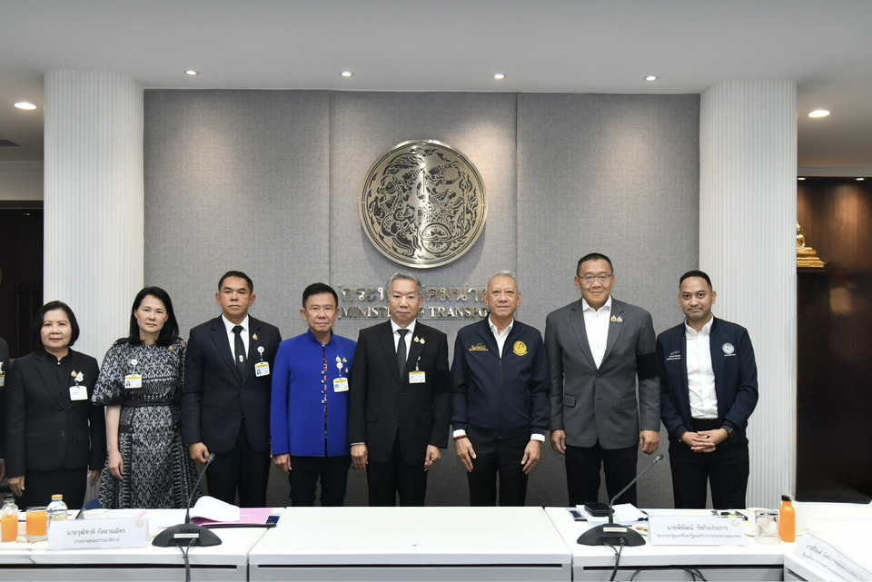 “พิพัฒน์” ผนึก กมธ.คมนาคมวุฒิฯ ชูยุทธศาสตร์ “4 มิติ ดันพ.ร.บ.ตั๋วร่วม-สางปัญหารถบรรทุก-ปลดล็อกแลนด์บริดจ์ 