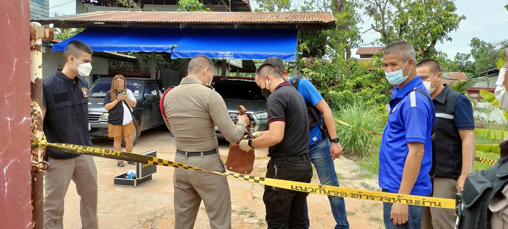 ตำรวจเตรียมออกหมายจับ ชายขับกระบะบุกยิงบ้านอริ ข้อหาพยายามฆ่าผู้อื่น