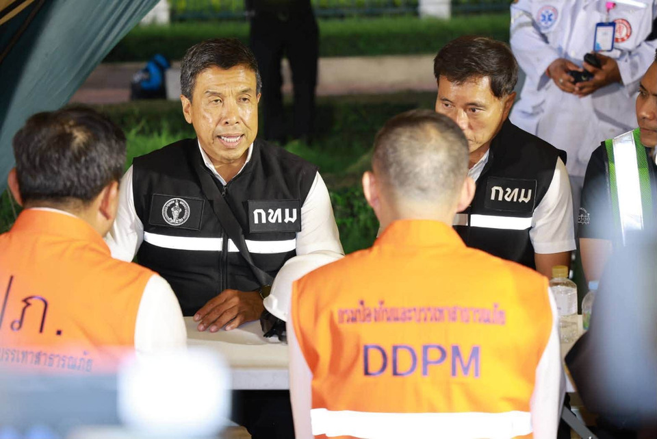 ด่วนที่สุด!“ชัชชาติ”สั่งอพยพปชช. 3 อาคาร 60 ชีวิตหนีตาย หลังอุโมงค์รถไฟฟ้าสายสีม่วงใต้วงเวียนใหญ่"น้ำรั่ว-ดินทรุด"พร้อมสั่งปิดถนนประชาธิปก