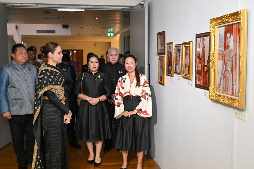 “รมว.วัฒนธรรม” เยี่ยมชมนิทรรศการ “ชุดไทยสัญจร” เสริมท่องเที่ยววัฒนธรรมในงานอยุธยานาวา