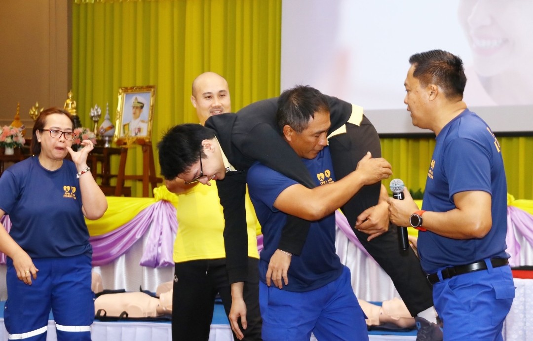 อบจ.ชลบุรีเปิดโครงการฝึกอบรมปฐมพยาบาลเบื้องต้นและช่วยฟื้นคืนชีพขั้นพื้นฐาน(First Aid)