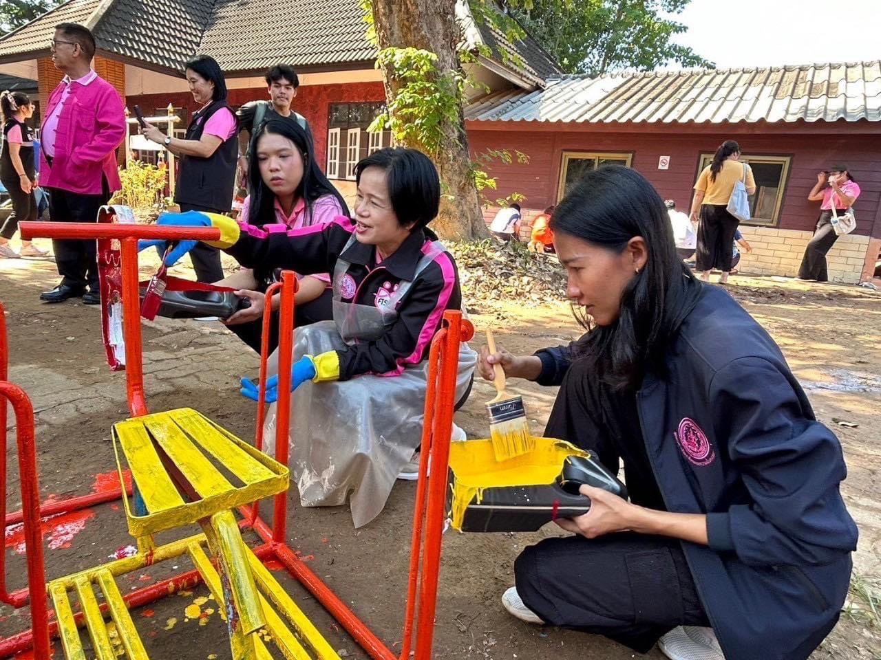 พม.ร่วมเครือข่ายปรับสภาพแวดล้อมสถานพัฒนาเด็ก YMCA เชียงรายฟื้นฟูหลังน้ำท่วม