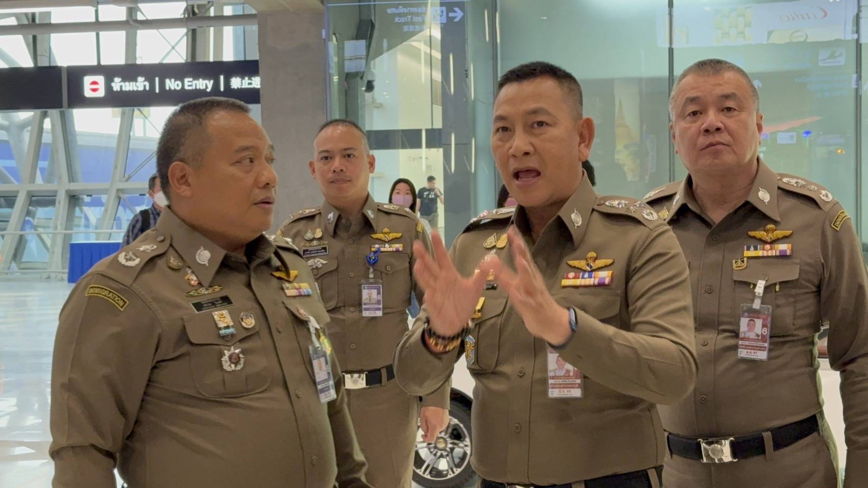 รรท.ผบ.ตร. ตรวจ ความพร้อม ตม.สนามบินสุวรรณภูมิปรับลดขั้นตอนรองรับชาวต่างชาติ ช่วง summer 