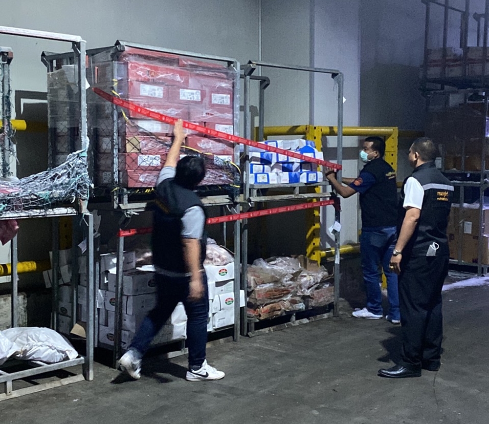 "ปศุสัตว์-ปคบ." ตรวจห้องเย็นสมุทรสาคร พบซุกชิ้นส่วนหมูล็อตใหญ่กว่า 4 แสนกิโล