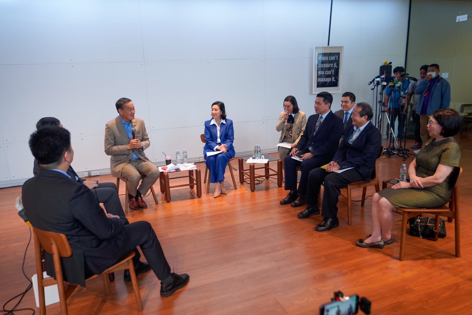 “เศรษฐา”ลุยถก “กสศ.” เดินหน้าสนับสนุนการศึกษา เล็งออก “สลากการกุศล” ระดมทุนช่วยเด็ก