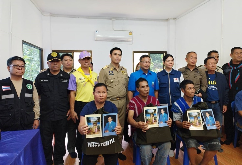 มูลนิธิราชประชานุเคราะห์ฯ มอบสิ่งของพระราชทาน แก่ชาวบ้านแม่ตอละผู้ประสบภัยน้ำป่าไหลหลาก 83 ครัวเรือน 