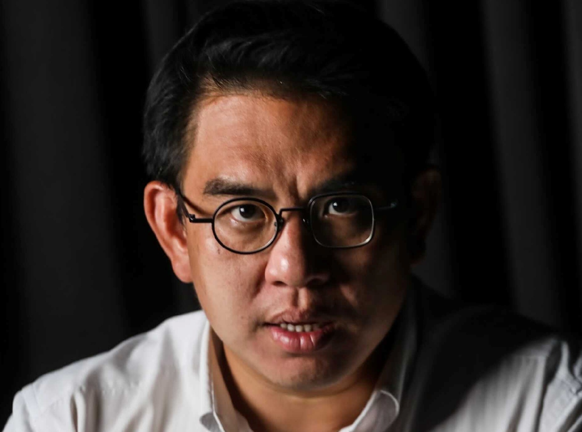"วิโรจน์" โพสต์ อย่าหลอกลวง ปชช.ว่ารัฐบาลรักษาการทำงานไม่ได้ หวังสลับขั้วตั้งรัฐบาล 3 ป.