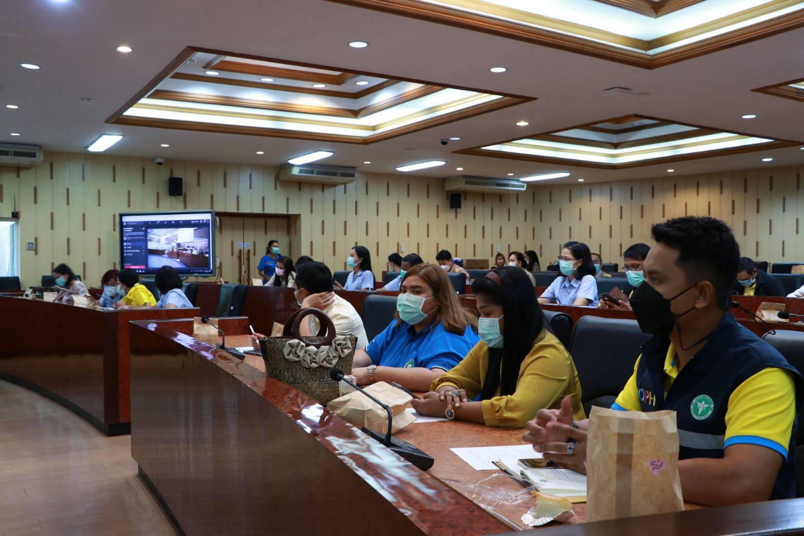 อบจ.สุราษฎร์ธานี จัดประชุมชี้แจงการถ่ายโอน รพ.สต. ให้ อบจ. ตามที่ประกาศในราชกิจจานุเบกษา เมื่อ 19 ต.ค. 2564