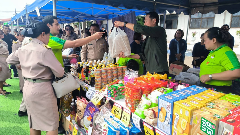 ยโสธรเปิด “ไทยช่วยไทย” ลดค่าครองชีพ สินค้าลดสูงสุด 58% กระตุ้นเศรษฐกิจฐานราก