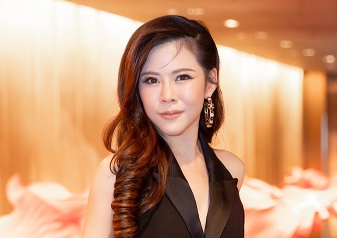 "หมอของขวัญ" ฟาดซ้ำ "สาวชั้น G" เจอหมายศาลโลกหยุดหมุนไหม