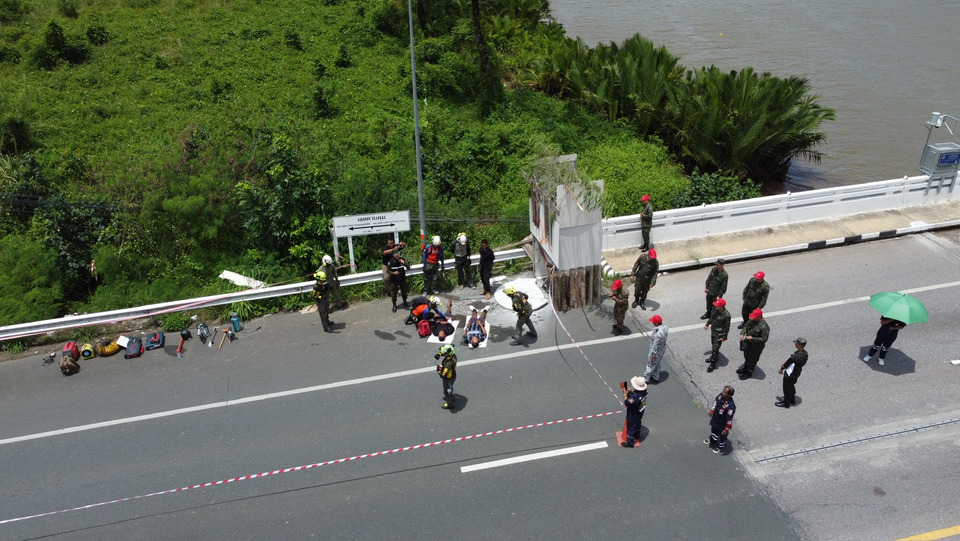 ตราดซ้อมสาธารณภัยจำลอง ข้าศึกยิง BM21 ทำสะพานขาด – ฝึกอพยพผู้บาดเจ็บจริงจัง