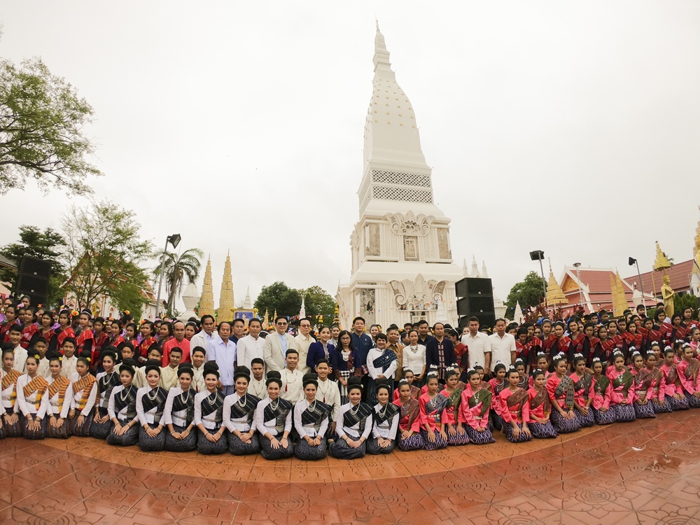 สุดอลังการ! โชว์วัฒนธรรมวิถีชีวิตไทญ้อ"งานนมัสการพระธาตุท่าอุเทน"