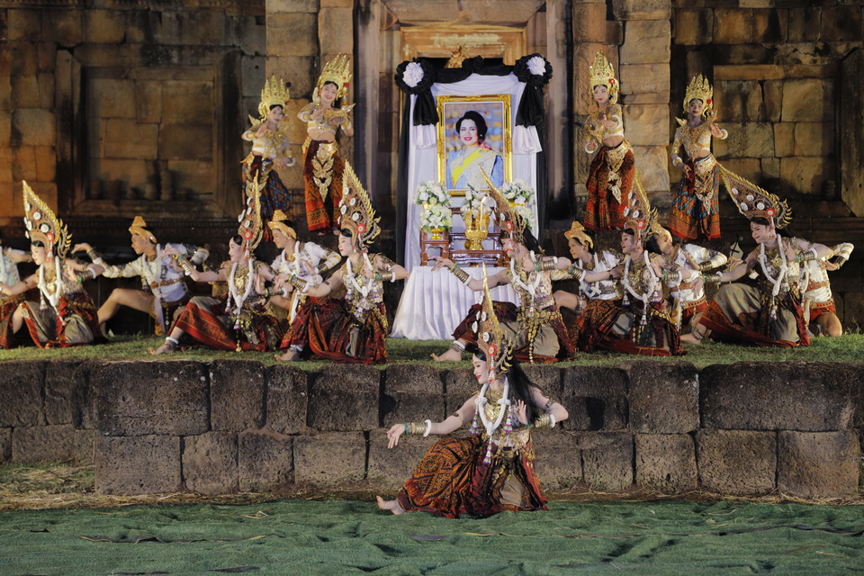 บุรีรัมย์รวมใจ! ลอยกระทงบารายศรัทธา ปราสาทเมืองต่ำพันปี น้อมรำลึกพระมหากรุณาธิคุณพระพันปีหลวง
