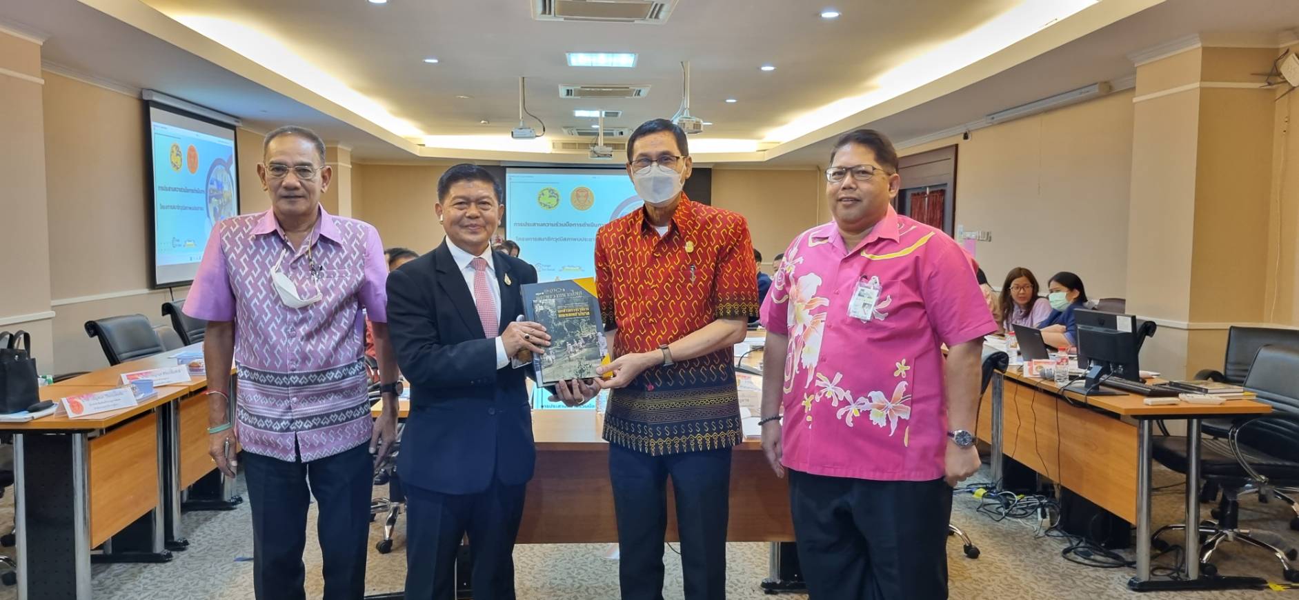 สว. ประสาน "ผู้ตรวจฯมหาดไทย" ผลักดัน 2 โครงการใหญ่ วุฒิสภา
