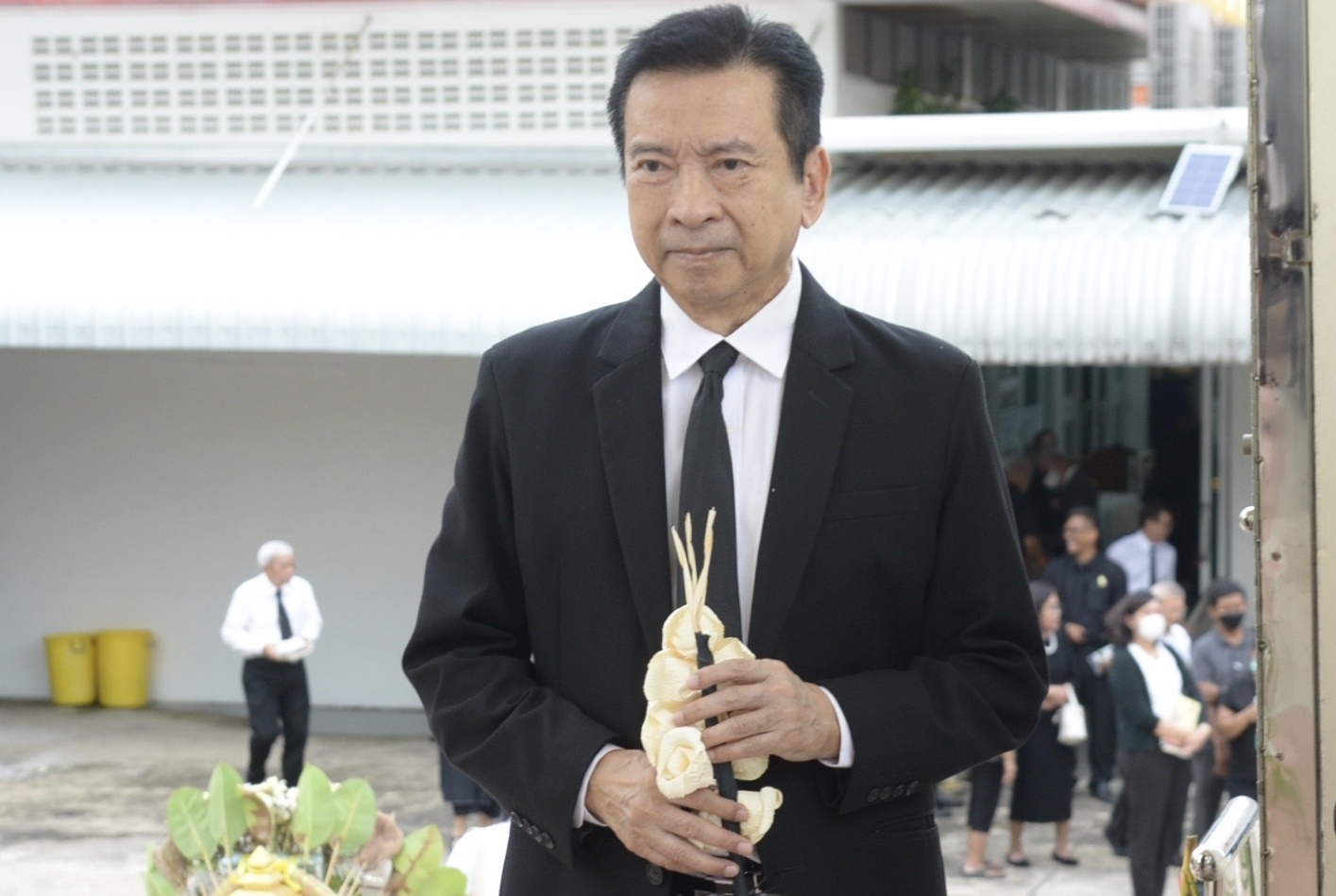 สส.ชัชวาลล์ คงอุดม ร่วมส่งวิญญาณ "ทองแถม นาถจำนง" อดีตบรรณาธิการสยามรัฐ